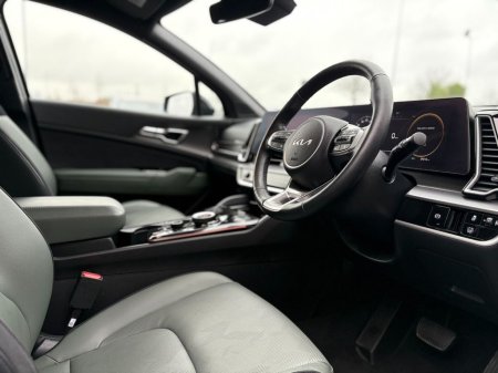 2025 Kia Sportage 1.6 Hybrid K3 €42,995 thumbnail