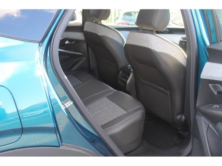 2025 Peugeot 3008 1.2 MHEV 145bhp eDCS6 Allure €41,950 thumbnail