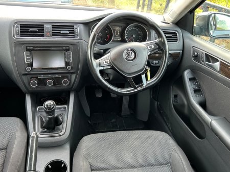 2015 Volkswagen Jetta - thumbnail 6