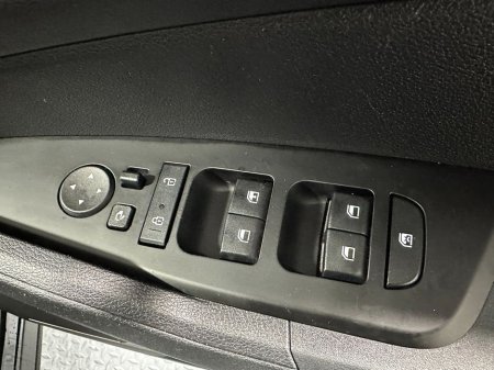 2022 Kia Sportage - thumbnail 19