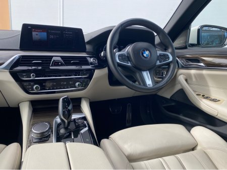 2018 BMW 5 Series - thumbnail 8