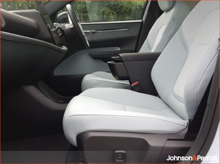 2024 Volvo EX30 Ultra 428bhp Twin Motor AWD 69kWh (Three Year Volvo Selekt Warranty) €40,900 thumbnail