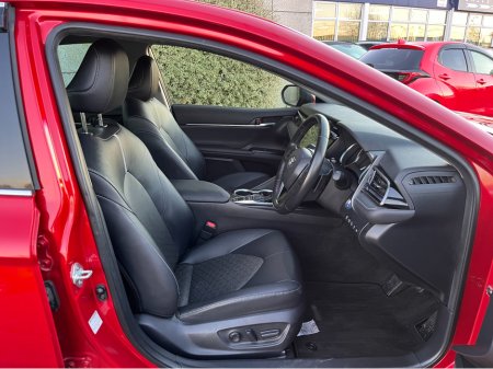 2019 Toyota Camry WS AUTOMATIC HYBRID 2.5 PETROL //HIGH SPEC//FULL LEATHER HEATED SEATS//HEAD UP DISPLAY//KEYLESS ENTRY// €26,950 thumbnail