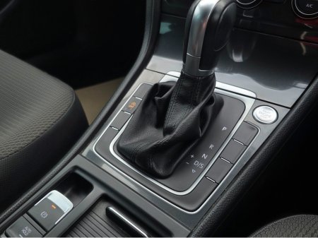 2017 Volkswagen Golf ( 172 REG ) NEW MODEL 1.2 TSI CARPLAY ANDROIDAUTO  LANE ASSIST  ALLOYS €15,450 thumbnail