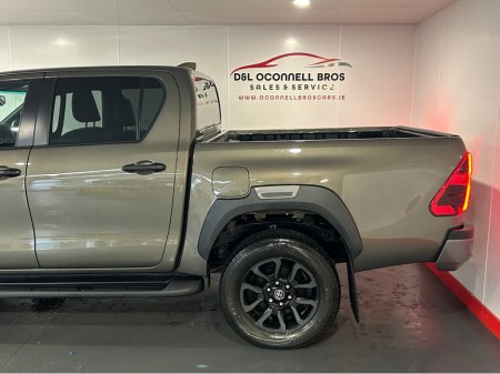 2022 Toyota Hilux INVINCIBLE X D-4D 4WD INVINCIBLE DCB €42,500 thumbnail
