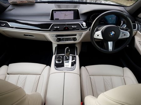 2020 BMW 7 Series 730d M Sport thumbnail