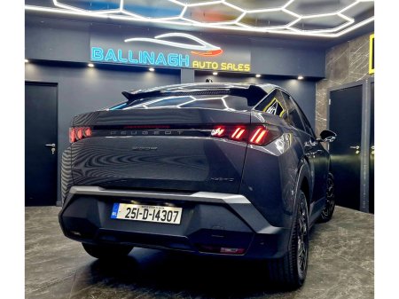 2025 Peugeot 3008 1.2 MHEV PureTech 136bhp eDCS6 Allure €35,950 thumbnail