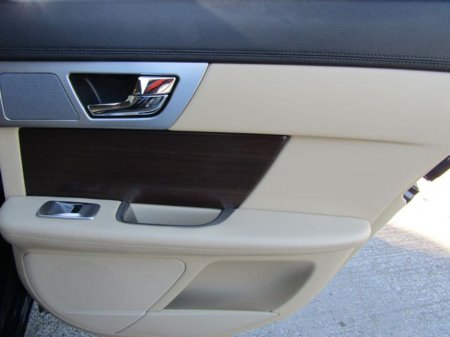 2014 Jaguar XF - thumbnail 23