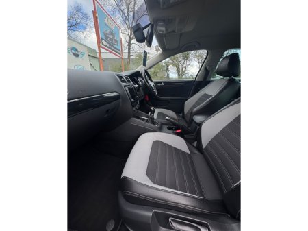 2017 Volkswagen Jetta - thumbnail 20