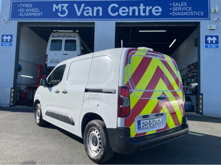 2024 Peugeot Partner - thumbnail 3