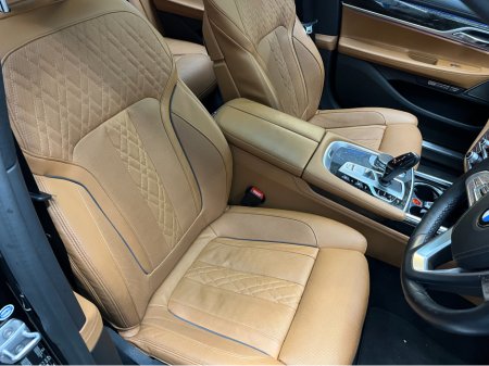 2017 BMW 7 Series €27950! 2017 BMW 740E IPERFORMANCE M-SPORT 2.0 AUTOMATIC / CRUISE CONTROL / 360° PARKING CAMERA / ELECTRIC MEMORY MASSAGING & HEATED SEATS / PADDLE SHIFTERS / PANORAMIC SUNROOF / HEATED REAR SEATS €27,950 thumbnail