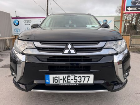 2016 Mitsubishi Outlander - thumbnail 2