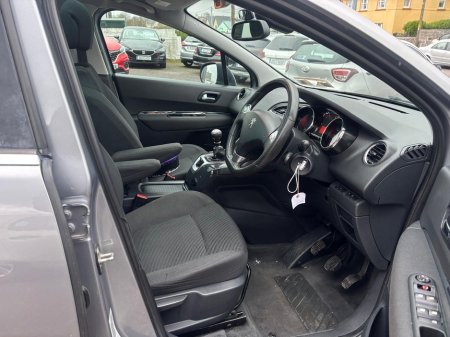 2016 Peugeot 5008 - thumbnail 5