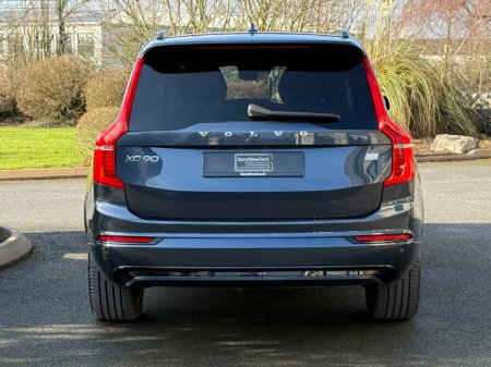 2022 Volvo XC90 PHEV T8 (390hp) R-Design AWD €56,900 thumbnail