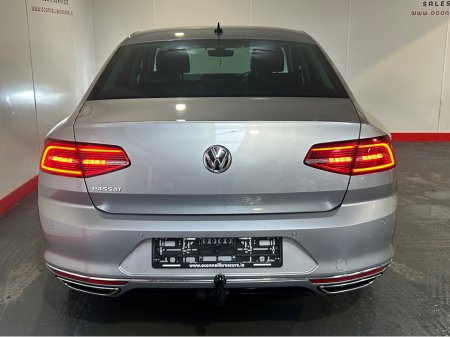 2018 Volkswagen Passat HIGHLINE R Line 1.6 TDI MANUAL 6SPEED FWD 120HP 4DR €18,950 thumbnail