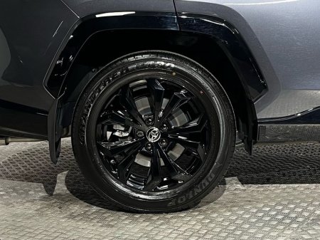 2025 Toyota Rav4 - thumbnail 10