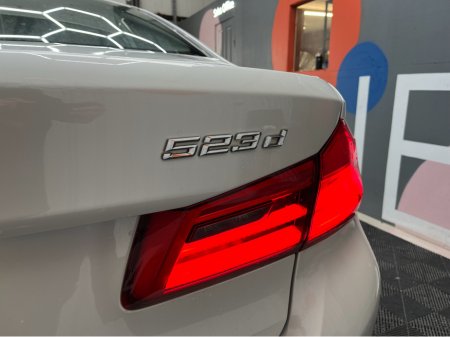 2017 BMW 5 Series - thumbnail 7