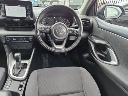 2022 Toyota Yaris - thumbnail 11