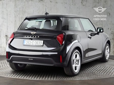 2025 MINI Hatch Cooper C 3 Door €39,900 thumbnail