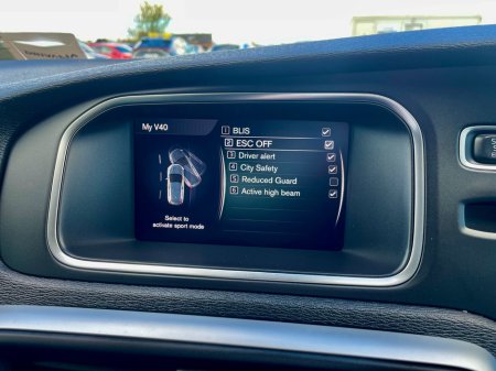 2019 Volvo V40 - thumbnail 40