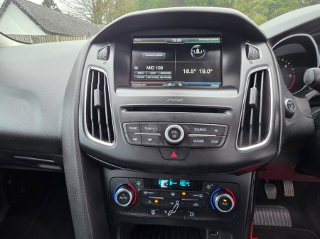 2016 Ford Focus - thumbnail 19