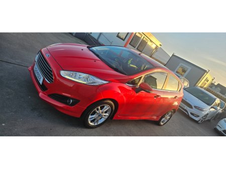 2015 Ford Fiesta - view 4