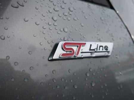 2025 Ford Kuga - thumbnail 8