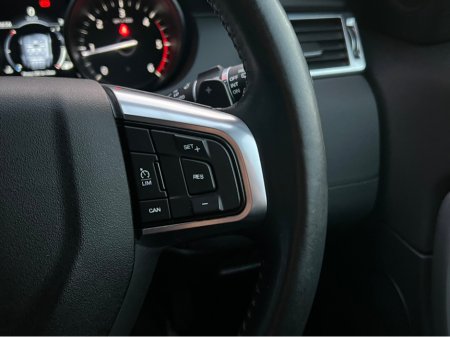 2018 Land Rover Discovery 2.0 TD4 SE 180 180PS 7SEATS AUTO €19,950 thumbnail