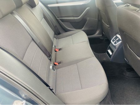 2015 Skoda Octavia - thumbnail 24