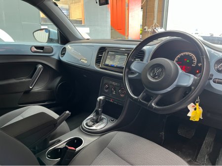 2013 Volkswagen Beetle - thumbnail 8