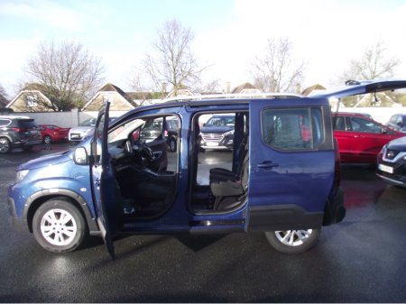 2019 Peugeot Rifter ALLURE 1.5 HDI 100PS 5DR MPV €17,950 thumbnail