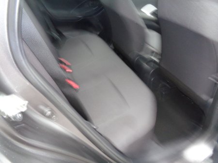 2022 Toyota Yaris - thumbnail 7