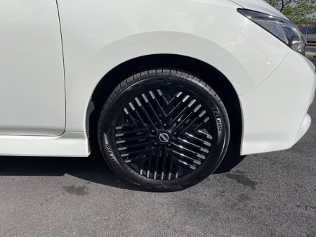 2023 Nissan Leaf - photo 2