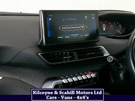 2021 Peugeot 5008 ALLURE BLUEHDI 7 Seater *Leather Interior + Heated Seats* €30,950 thumbnail