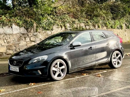2015 Volvo V40 1.6 D2 R-DESIGN LUXURY!! €9,950