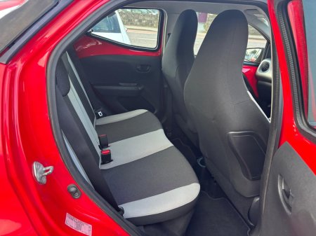 2016 Toyota Aygo - thumbnail 5