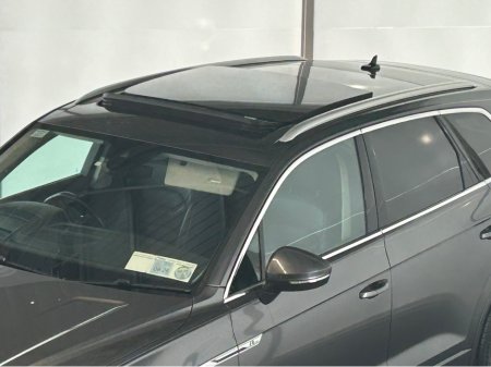 2020 Volkswagen Touareg - thumbnail 8