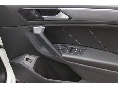 2019 Volkswagen Tiguan - thumbnail 10