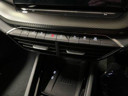 2025 Skoda Octavia Sportline Combi DSG 2.0TDI 150BHP - Reversing Camera - Climate Control - Heated Seats - Cruise Control - Keyless Start - Apple CarPlay/Android Auto €45,950 thumbnail