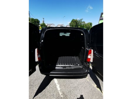 2021 Citroen Berlingo - view 4