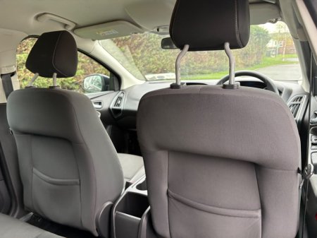 2014 Ford Focus - thumbnail 10