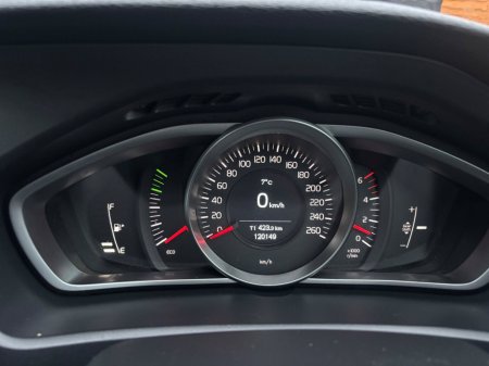 2015 Volvo V40 1.6 D2 (115hp) SE Leather €8,950 thumbnail