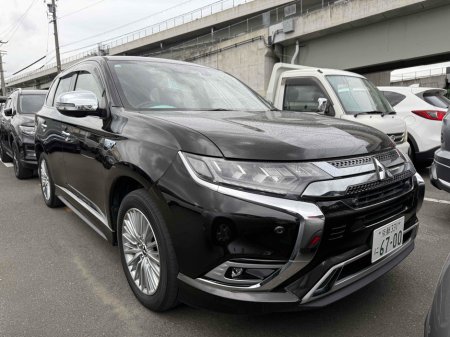 2018 Mitsubishi Outlander G PREMIUM HYBRID PLUG IN 2.4 PETROL //LOW MILES//HALF LEATHER HEATED SEATS//HEATED STEERING WHEEL//KEYLESS ENTRY//REVERSE CAMERA//