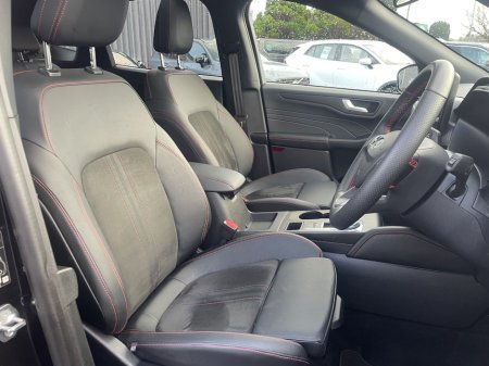 2025 Ford Kuga ST-Line X €32,984 thumbnail