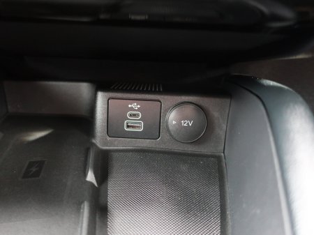 2025 Ford Kuga - thumbnail 18