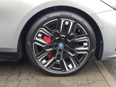 2025 BMW i5 - thumbnail 12