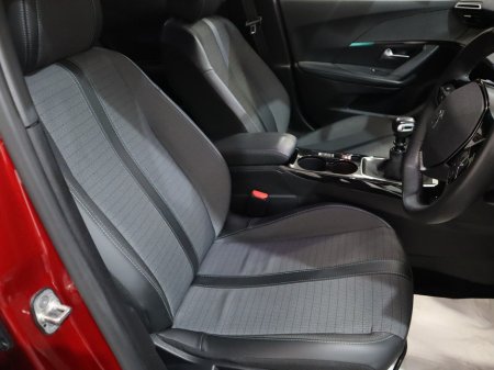 2023 Peugeot 2008 - thumbnail 25