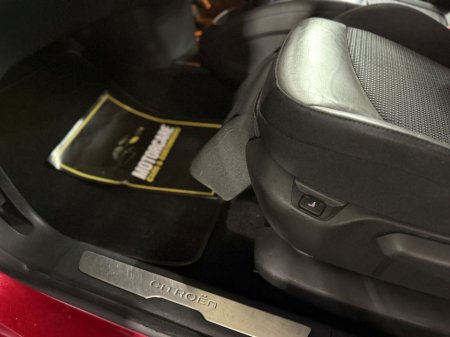 2015 Citroen C4 e-HDi 115 Airdream 6-spd man EXCLUSIVE €6,950 thumbnail