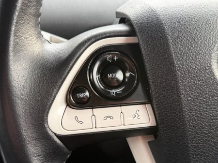 2018 Toyota Prius - thumbnail 13