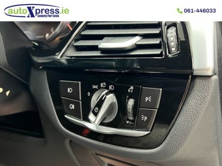 2018 BMW 5 Series - thumbnail 31